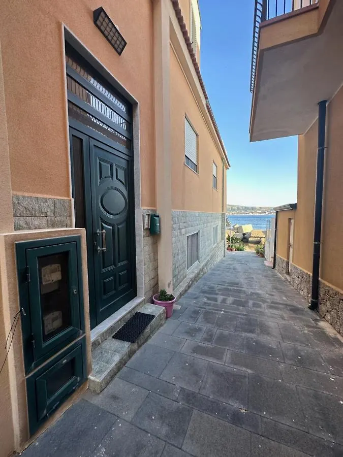 Appartamento Casa di Nonna Mariella Messina Italia